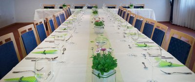 festival_table_banquet_table.jpg